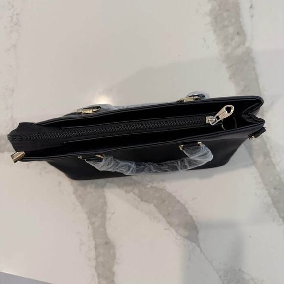 Danbaoly NWOT Black Faux Leather Purse/Handbag Gold Accents Zipper Closure - Picture 5 of 10